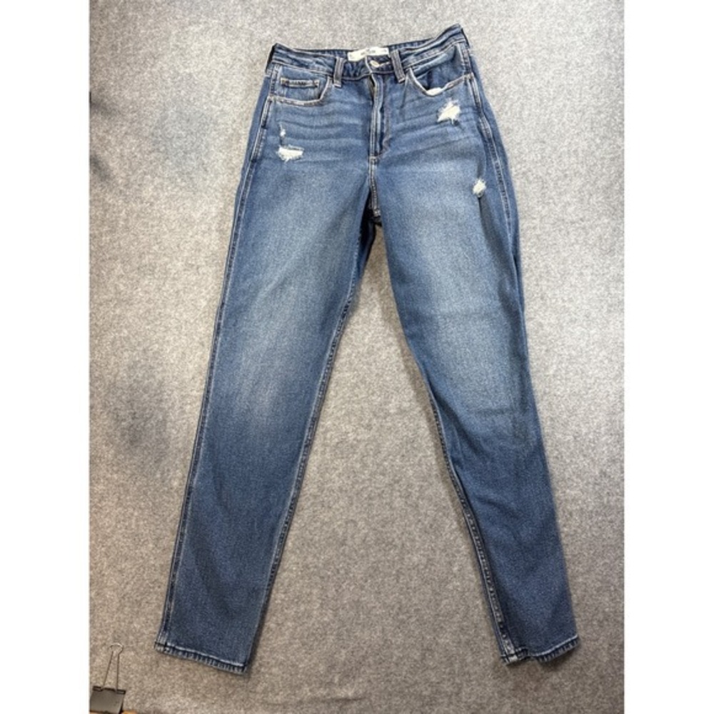 Hollister Curvy Ultra High-Rise Mom Jeans Medium Wash Distressed 6L W28L31